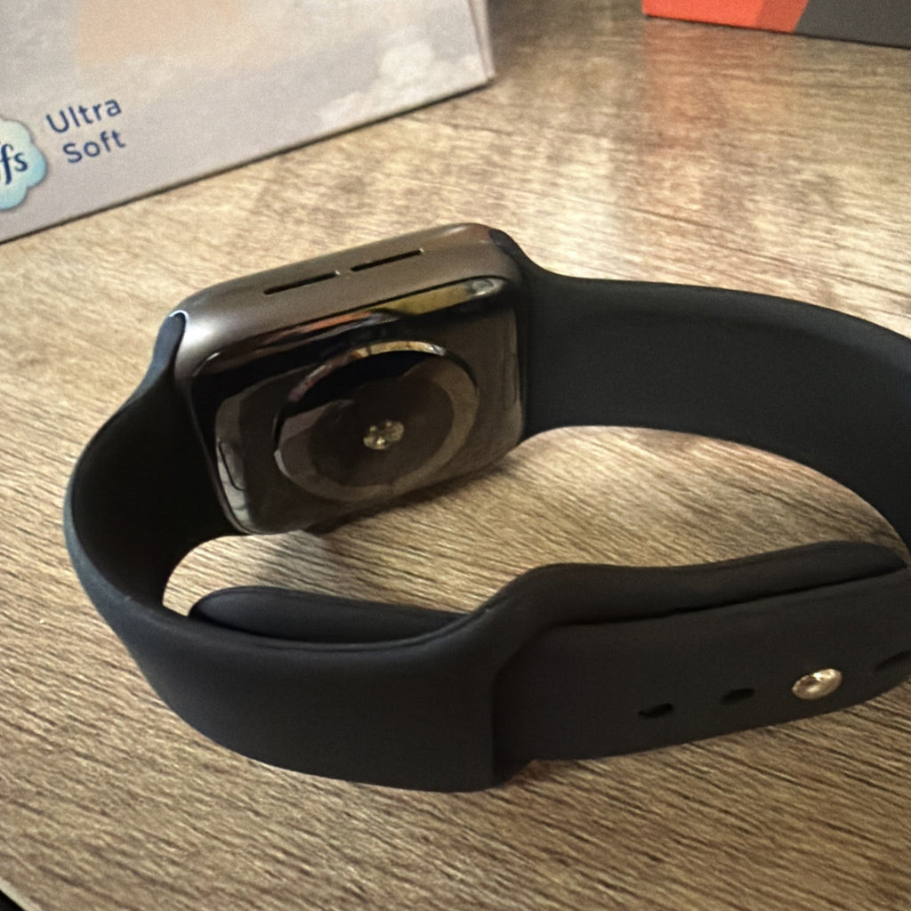 Apple Watch SE 2 40mm Starlight Aluminum - Starlight Sport Band MXEF3LL/A