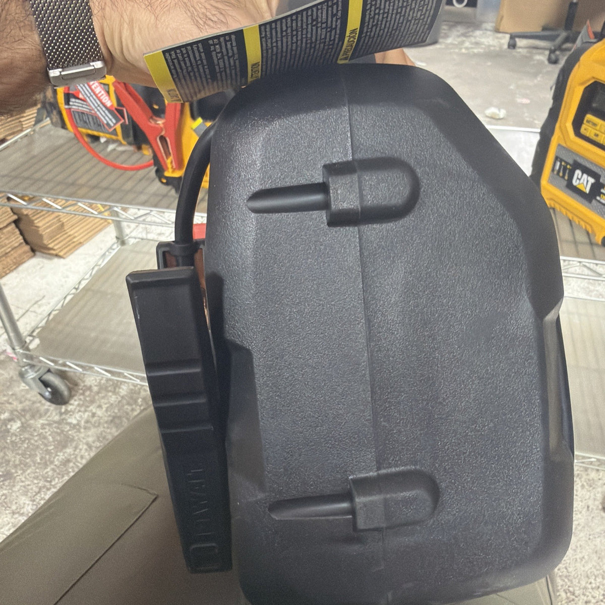 DEWALT DXAELJC20 Jump Starter – 2000A, 120 PSI Compressor, Inverter