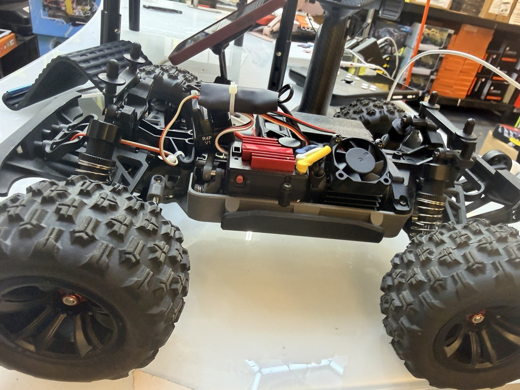 FMS FMT10 Chevrolet Colorado 1/10 RC Truck – Officially Licensed, 4WD Brushless
